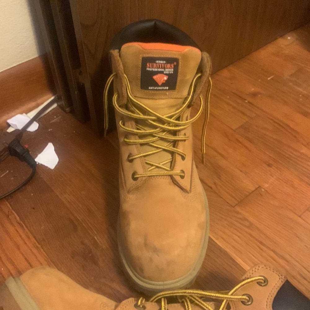 Work boots - Picture 2 of 4